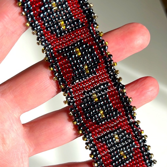 Beadwork Bracelet with Cat Faces - Picture 5 of 5